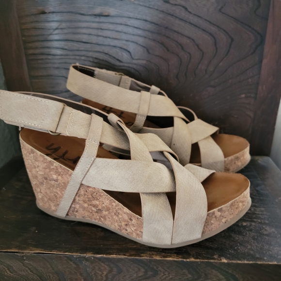 Blowfish Malibu Cork wedges - Picture 3 of 8
